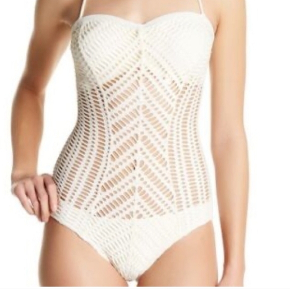 ROBIN PICCONE - Picture 1 of 12